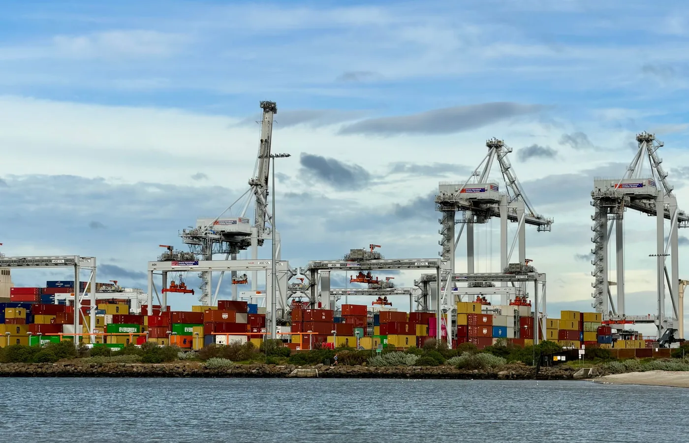 Illustrative Melbourne container terminal representing Oceania freight routing